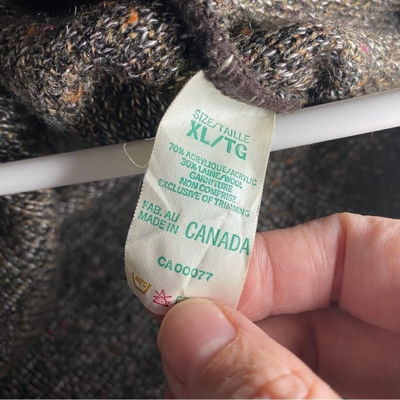 Guy Laurent Mens Wool Blend Penguin Embroidered XL Sweater Canadian Cottagecore - Picture 8 of 8